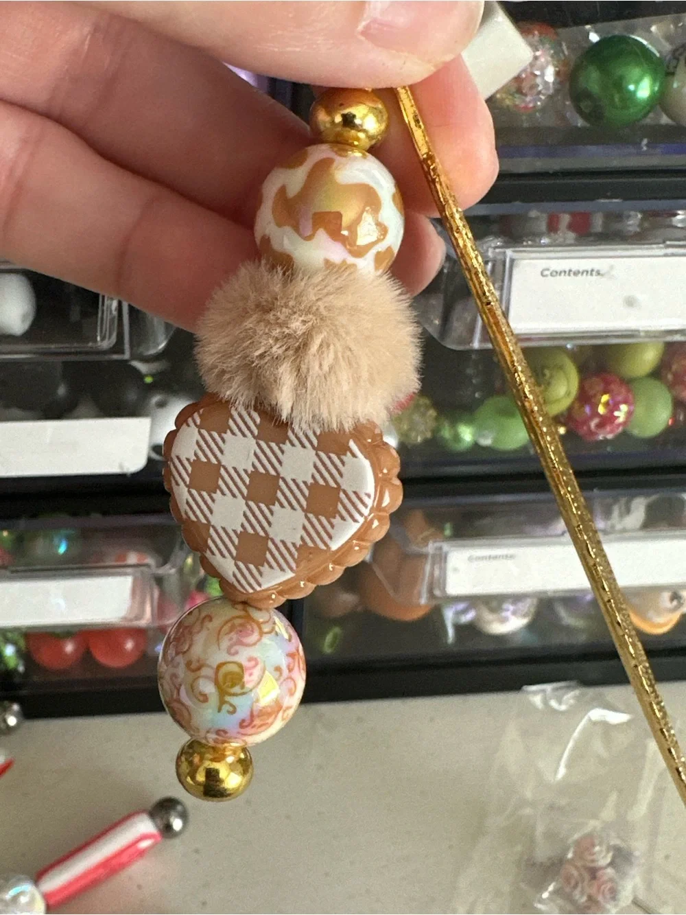 N/A elegant gold